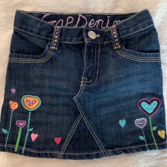 LIKE NEW GIRL'S GAP DENIM SKIRT Size 2T - Picture 1 of 7